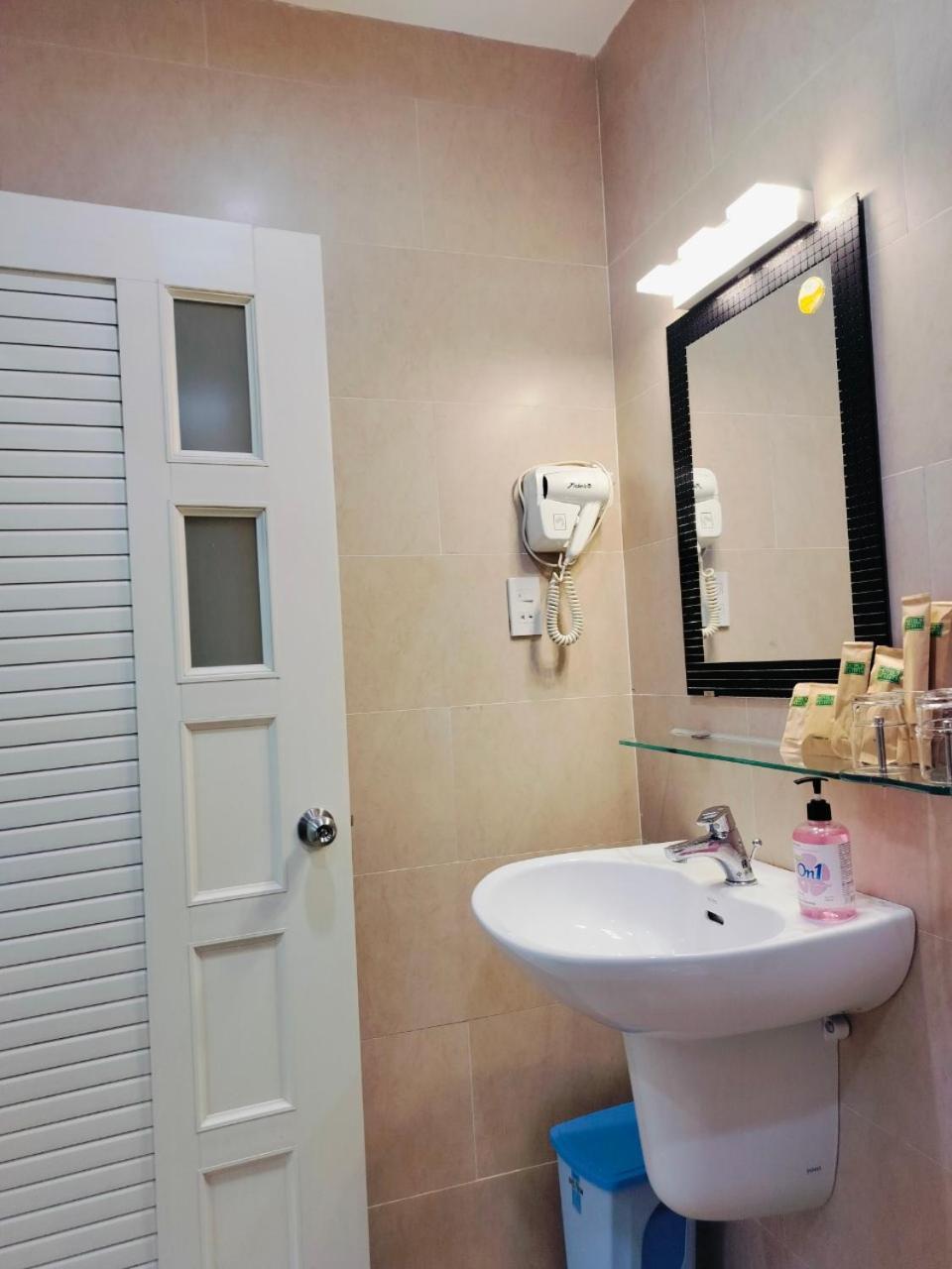 Adventure Hotel Bandar Ho Chi Minh Luaran gambar